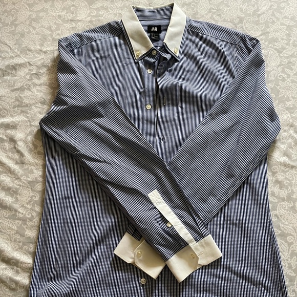 H&M Button Up - Picture 1 of 2